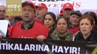 Hundreds of people protest against crackdown in Turkey