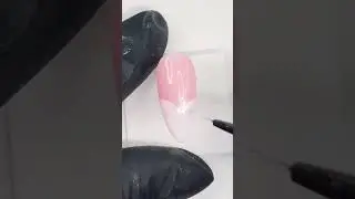 French Heart Accent Nail ｜ Minimal Valentine Nails