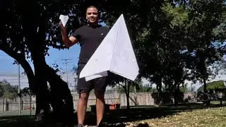 Volando un AVION GRANDE de papel