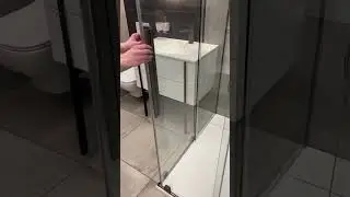 Показываем так полюбившуюся нашим покупателям серию душевых ограждений Furo SL  фабрики RADAWAY