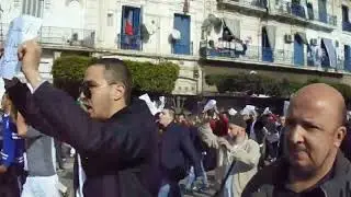 A Alger, des milliers de manifestants rendent hommage aux fr&egrave;res Kouachi en janvier 2015