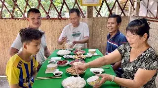 Bất Ngờ Anh Khoa Lừ Đến Chơi Mời Ăn Cơm Ngày Tết Cùng Gia Đình /at6n
