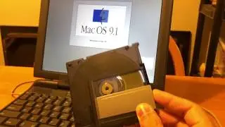 Magneto Optical disk MO on an Apple Macintosh PowerBook 3400c