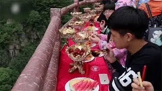 &lsquo;The feast in the sea of clouds&rsquo; on a cliff path at Laojun Mountain in central China