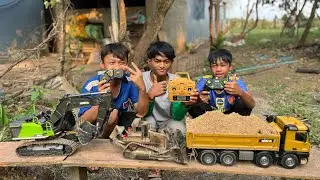 R/C #vdo37 - dump truck HUINA: 1536. Excavator HUINA: 1593. Bulldozers HUINA 1554.