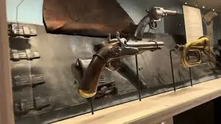 Lantbrevb&auml;rarnas pistoler och revolvrar. Postmuseum