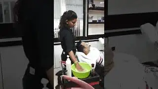 FACE MASSAGE AT BEAUTY PARLOUR