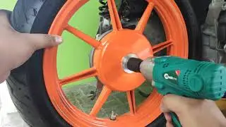 Testing Mailtank Impact Wrench.