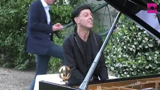 Ezio Bosso piano solo durante il Globo D'Oro
