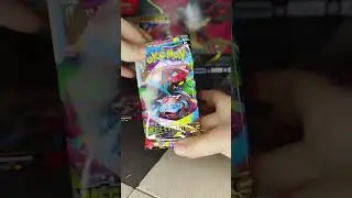 Ouverture coffret Lucario figurine 