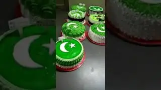 pakistani flag cake 🍰 delish star sweet s and bekars