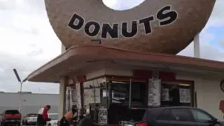 Randy's donuts in la