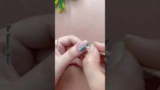 💅💚Easy dot nail art design for beginners #nailart2025 #shorts #shortsvideo
