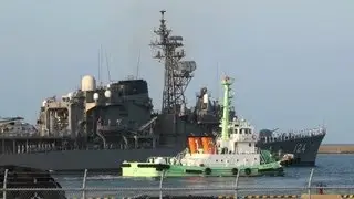 護衛艦「みねゆき」富山を出港 タグボート「雷鳥」も汽笛でお別れ 2012.8.4