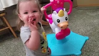 Fisher Price Bounce and Spin Unicorn &mdash; распаковка, сборка и обзор