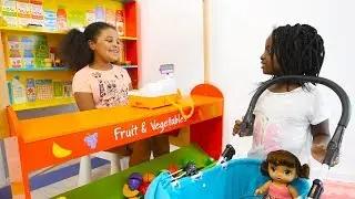 Isabel Pretend Play Shopping at Village Shop with Baby Alive! Play Food and Restaurant