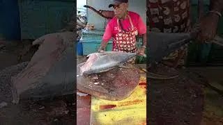 Wow, he really is great at cutting fish, the world has seen it #fishing #fyp #fish #fishing