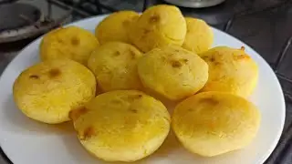 MISTURE TAPIOCA COM FUBÁ E NÃO VAI MAIS QUERER PÃO NO CAFÉ DA MANHÃ OU LANCHE SEM OVO,SEM TRIGO