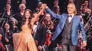 Andrea Bocelli and Silvia Colloca sing Time to say Goodbye in Sydney