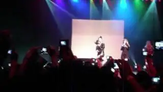 [FanCam1] 09 - WG - So Hot (WGTourHouston) 060910