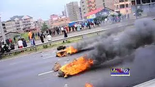 😲Protesters block Thika superhighway,at Githurai45 sectionpolice have been outnumbered by protesters