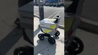 Robot in the Street- Postmates Delivery in Los Angeles