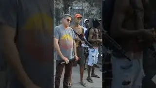 🙌Traficantes aceitam Jesus no meio da rua #shorts