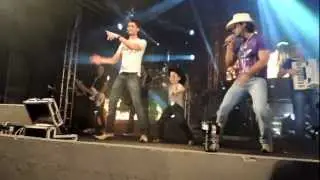 MUNHOZ E MARIANO COM HENRY DANÇANDO 