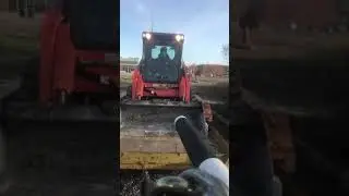Kubota skidsteer SSV65 UNLOAD AND GO! Safety First Always !