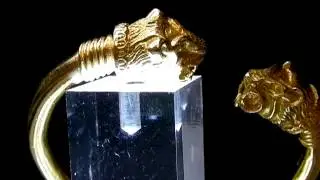 Vintage Costume Gold-Tone Lion Tiger Cat Head Heavy Bangle Bracelet