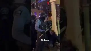Полиция арестовала активистов, выступавших против ICE (Иммиграционной и таможенной службы США), в...