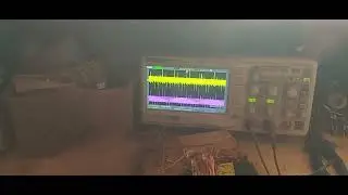 Standing wave patterns in partnered output coils 
