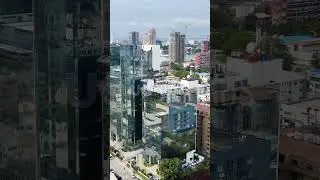 This high rise in Victoria Island Lagos is made completely of glass 😳