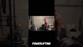 Toddler Cheers on Powerlifting Dad (lecturer.of.lifting)