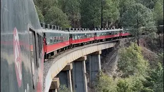 Entre monta&ntilde;as, barrancas y nubes, as&iacute; se siente viajar en el Chepe 