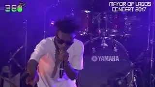 mayorkun performs  che che at his concert