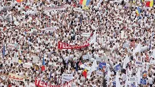 Tens of thousands rally in Romanian capital for corruption protest