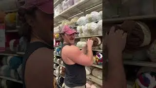 Сегодня в магазине товаров для рукоделия плохо себя чувствую.