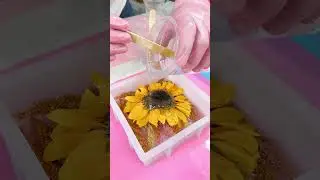 Square-shaped Flower Preservation (Sunflower) #resin #art #craft #flowers #sunflower #preservation