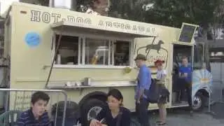 Montréal dans ta pipe: La bouffe de rue (Bouffons Montréal)