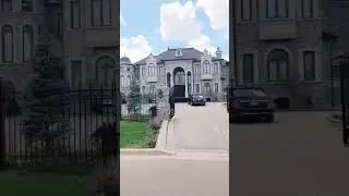How much would this mansion cost in your city? 🏙️⁠⁠⁠#luxurylistings #mansion #luxuryliving