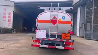 Zhuanli Dongfeng 9.7 cbm oil tank truck