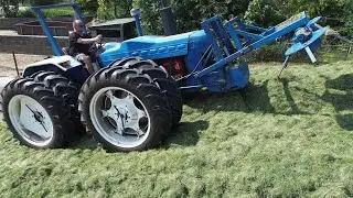 Ford County 1004 op de grasbult! Inkuilen | Deutz Fahr + Schuitemaker