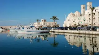 🌺 MOLFETTA in Puglia, Italy #shortsfeed #puglia #italy