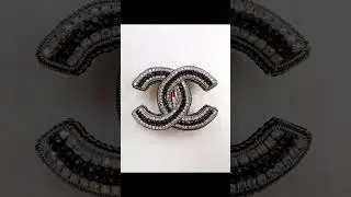 Стильная брошь логотип Шанель #brooches #broochhandmade #брошьлоготип #ювелирнаявышивка