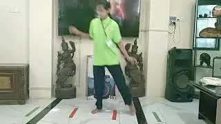 21 KHAING HNIN SI 横跳び