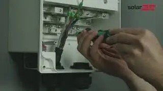 Montage und Verkabelung des SolarEdge Home Backup-Interface &ndash; Dreiphasig und einphasig