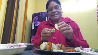 চিংড়ি মাছ তার সঙ্গে কয়েকটি উপকরণ দিয়ে একটি মুখরোচক খাবার।যেটি খেতে দারুণ লাগে।তোমরাও কোরো ভালো লাগবে