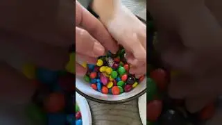 M&M Arco&iacute;ris 🌈😉 #shorts #dulces #experimentosparani&ntilde;os #experimentos #manualidadesfaciles #ni&ntilde;os