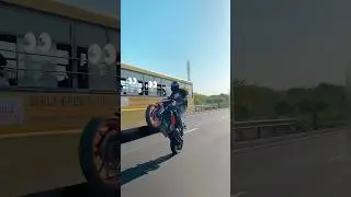 KTM DUKE 390 WHEELIE PUBLIC REACTIONS #ktm #wheelie #shorts #trending #viral #youtube #ytshorts